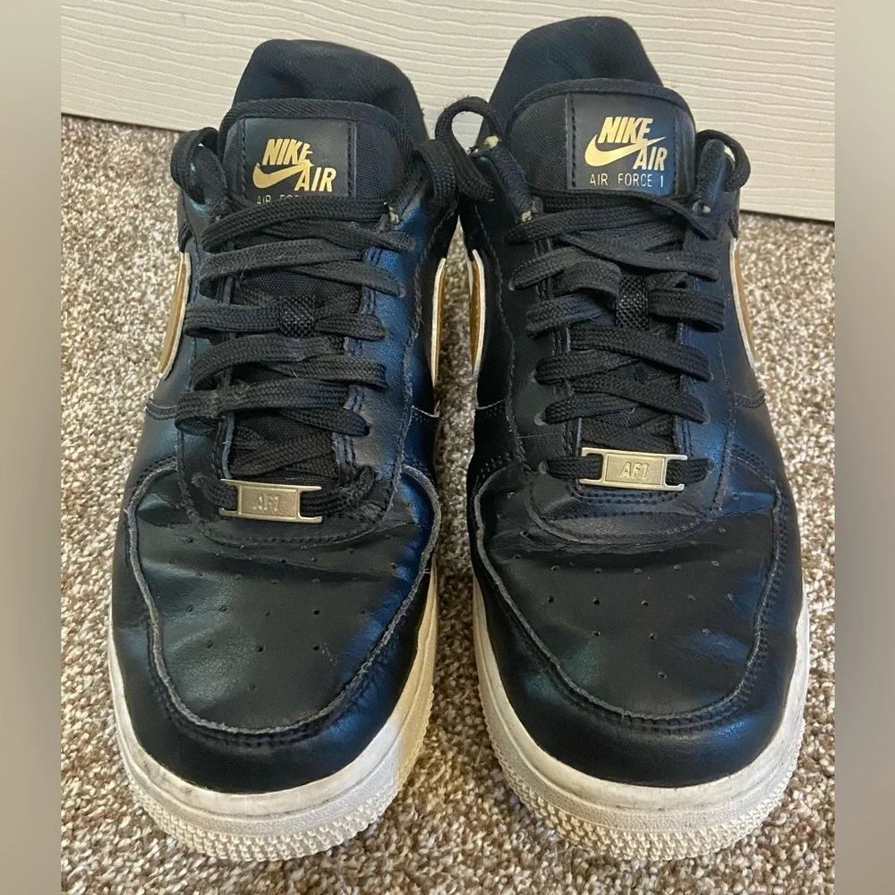 Nike Air Air Force 1 Black And Gold Size 8.5